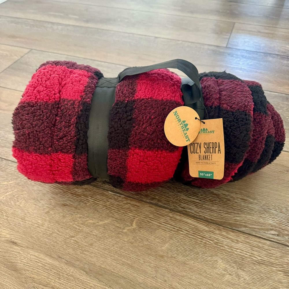 Northeast Outfitters Cozy Sherpa Blanket Buffalo Plaid 50x60 NWT